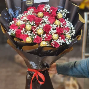 Rosé Delight Bouquet – Roses & Ferrero Luxury Combo
