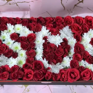 200 Roses Box with Chrysanthemum Lettering